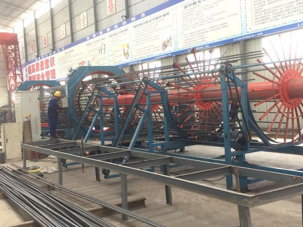 山東交建橋梁設備有限公司給大家介紹一下數控鋼筋籠滾焊機操作時需要注意的事項