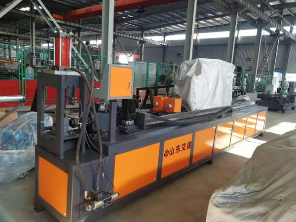 小導管沖孔機使用過程中的注意事項分享