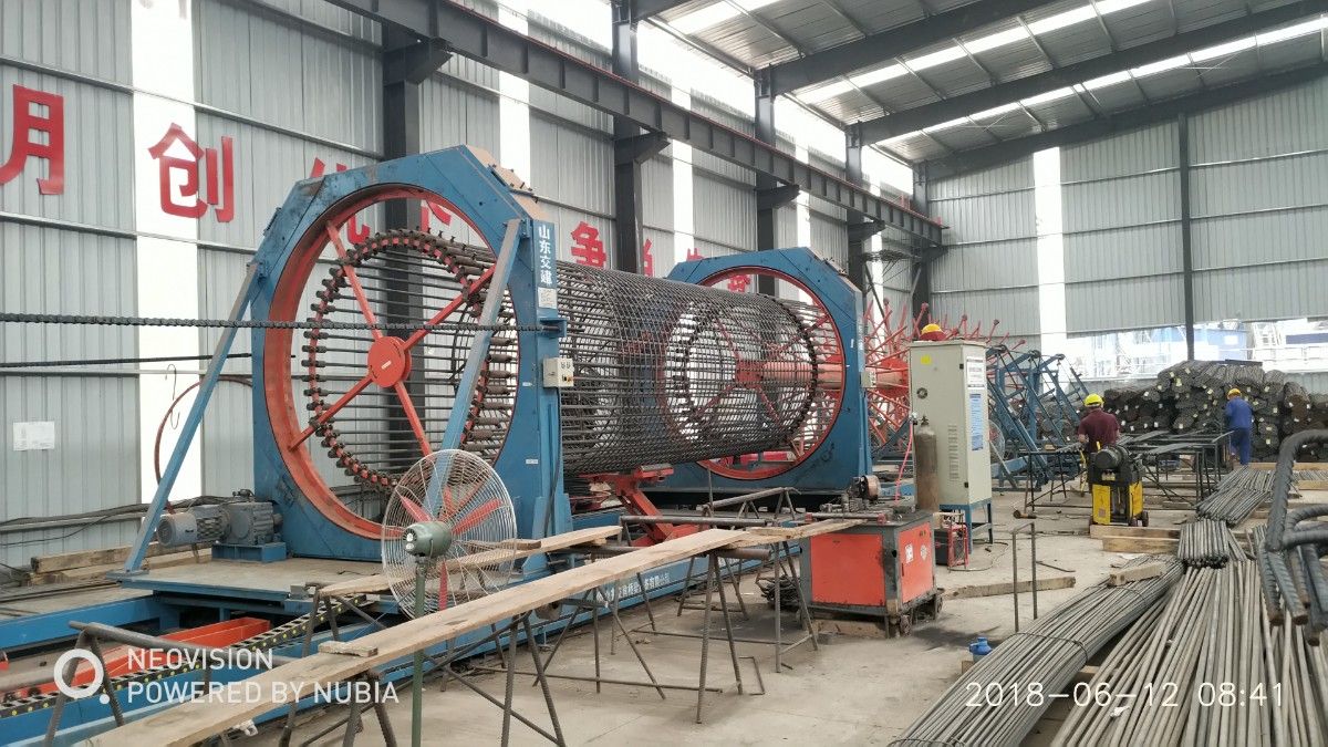 山東交建帶您詳細(xì)了解鋼筋籠滾焊機(jī)的工作原理